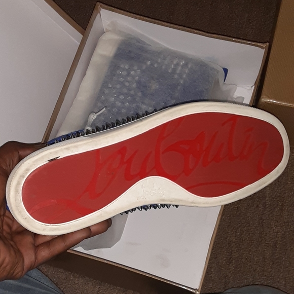 Christian Louboutin - Picture 3 of 3